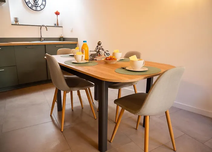 Les D'andrea- Chez Les Fifou Surba